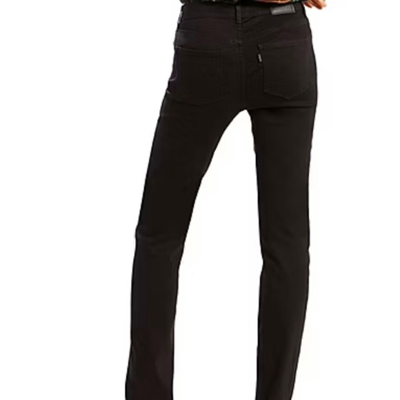 Levi’s Classic Mis-Rise Straight Easy Through Hip & Thigh size 12S - Picture 2 of 2